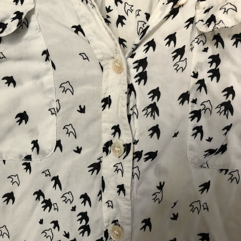 Beautiful bird button down - Picture 2 of 2